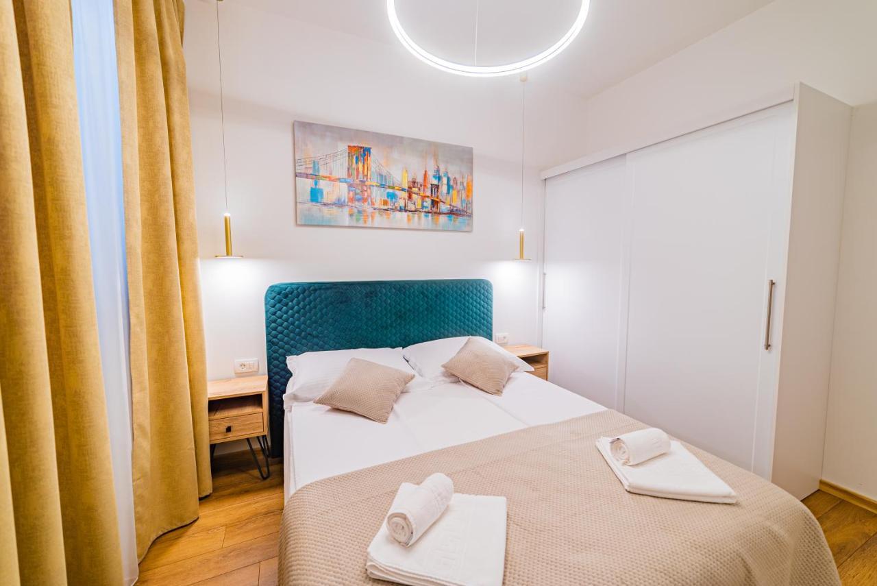 Apartman Lena Centar Bol Exteriör bild